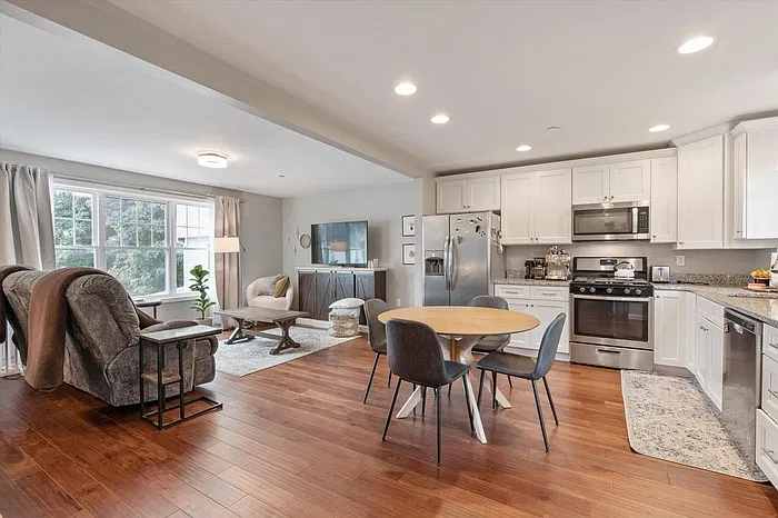 38 Perham St #E — Photo 1