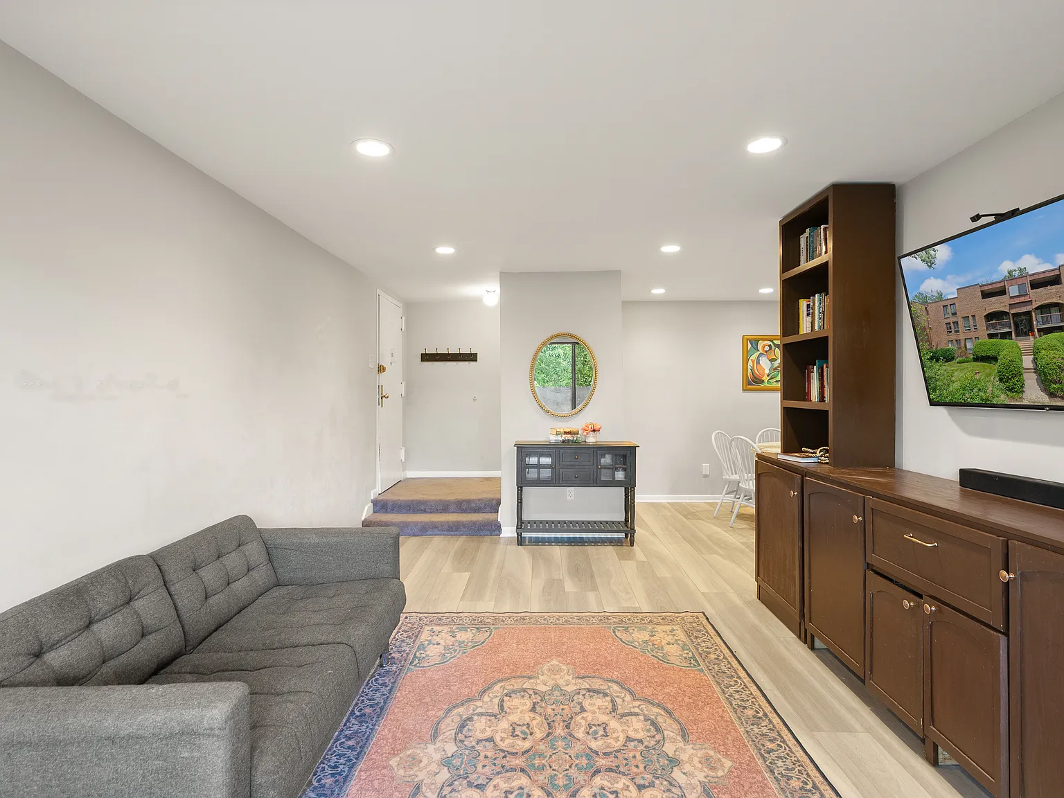 3 bed, 1330 sqft, $2,800 — Photo 3