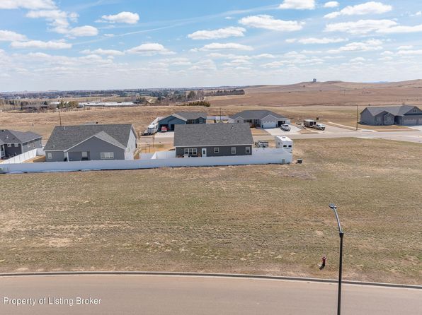 LOT 3 Wahl St, Dickinson, ND 58601