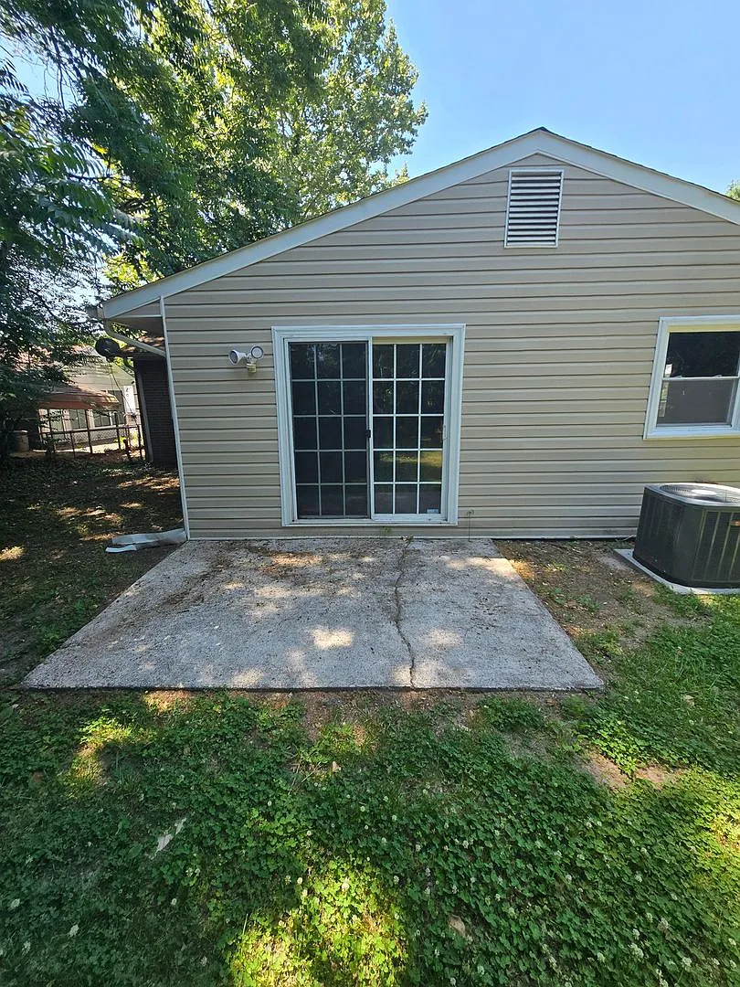 Building Photo - 531 N Azalea Rd