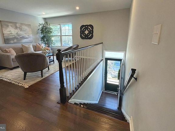 2nd image of 205 Castleton Ct