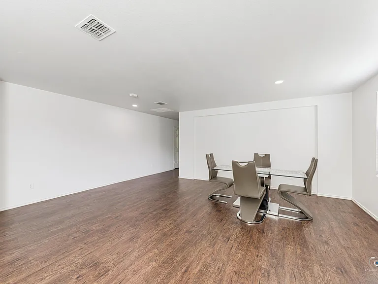 13262 Cleburne Dr — Photo 8