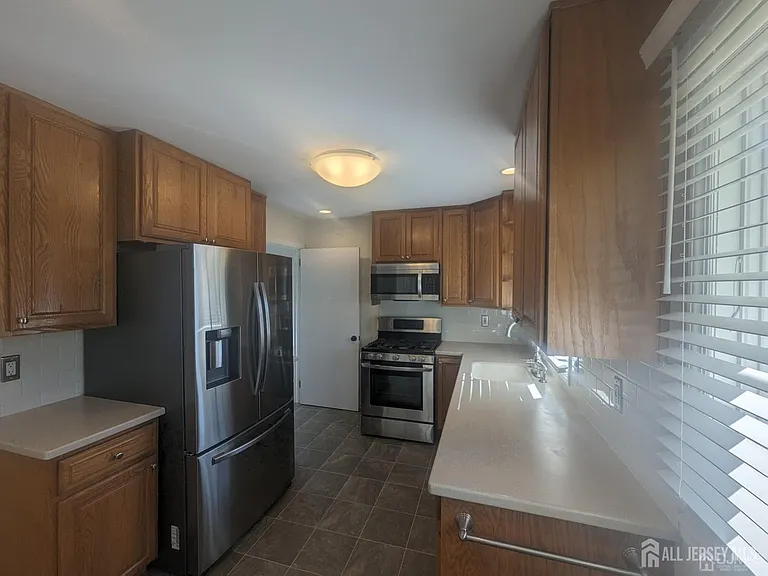 6 Hillside Ave — Photo 5