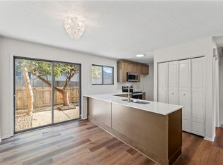 10997 Rosehill Rd, Overland Park, KS 66210