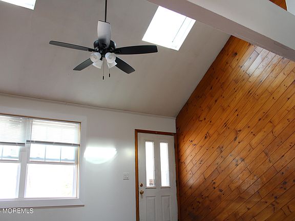 4th image of 58 W Greystone Rd