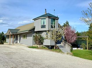 3296 Skok Rd, Valley, WA 99181