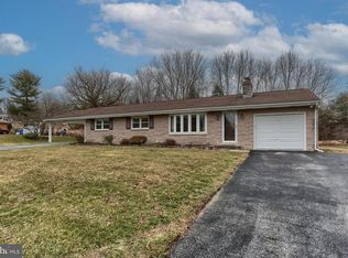 30 Grandview Rd, Hummelstown, PA 17036