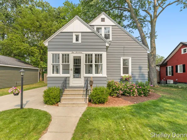 117 S Park St, Zeeland, MI 49464