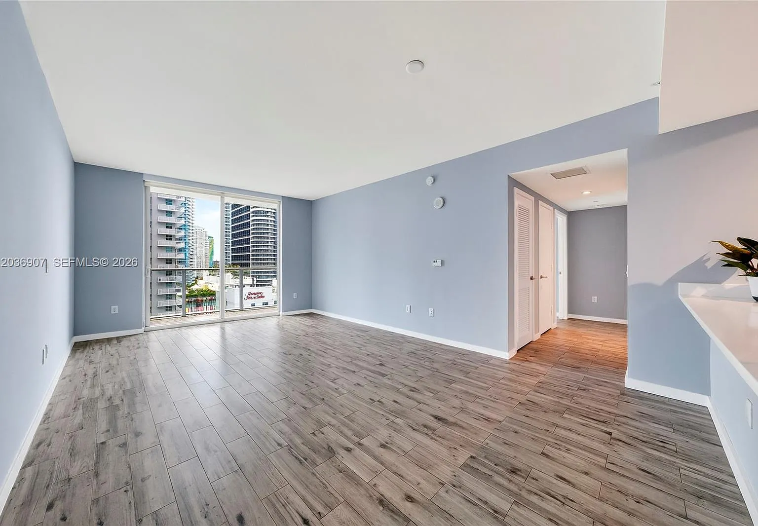 1100 Millecento Residences — Photo 3