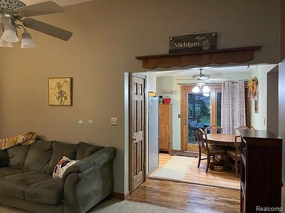 4th image of 6018 Sun Valley Dr