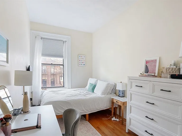 315 Beacon St #8 — Photo 5