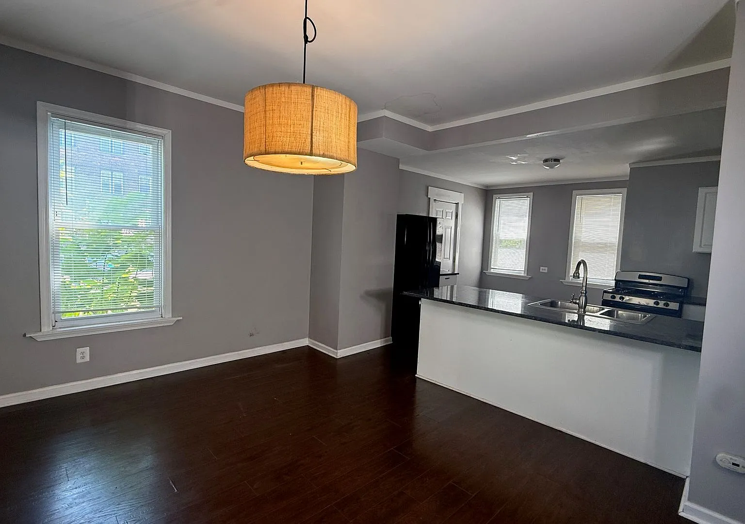 4 Bedroom House with Primary Suite — Photo 4