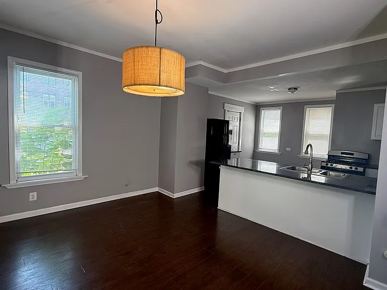 151 Calvert St — Photo 4