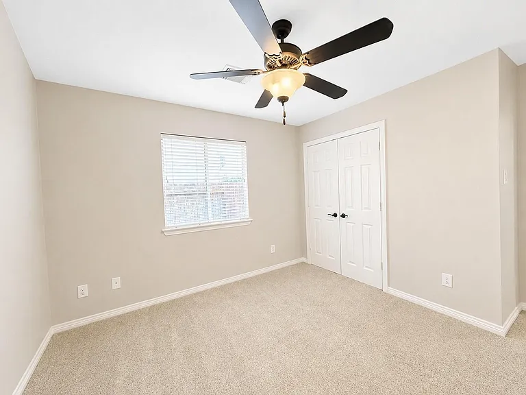 1823 Strongs Ct — Photo 33
