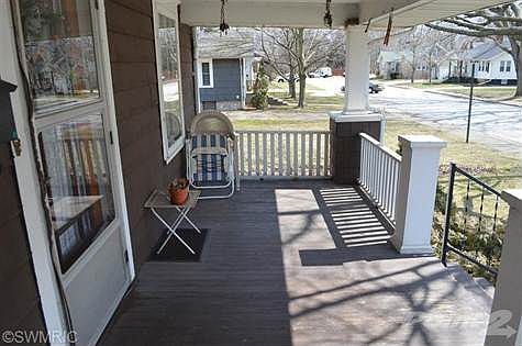 Nice front porch to relax on and watch the world go by!