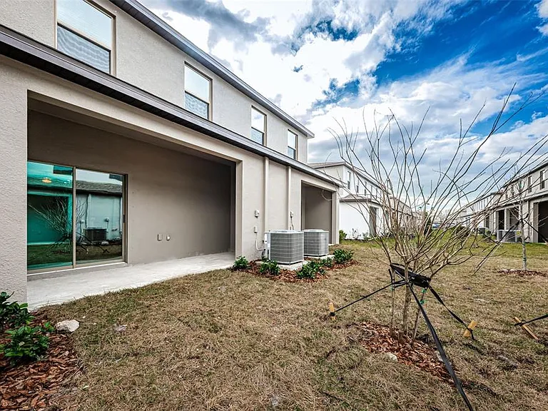 8327 Crescent Oaks Dr — Photo 43