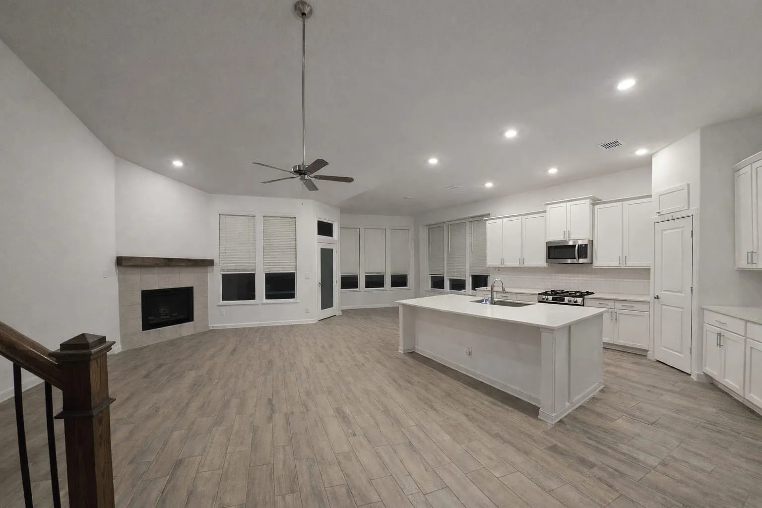 5 bed, 3357 sqft, $3,800 — Photo 3
