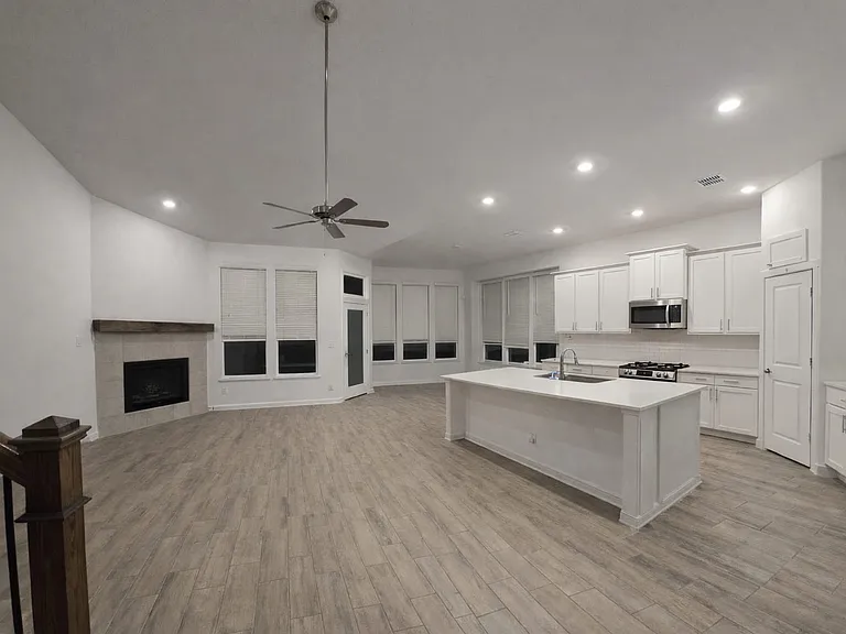 1700 White Ash Way — Photo 3