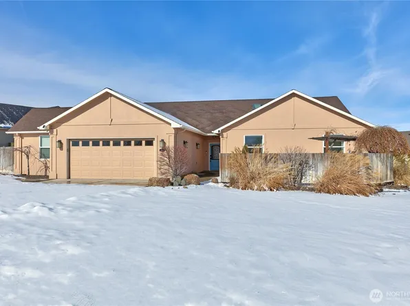 1207 Heritage Hills Drive, Selah, WA 98942