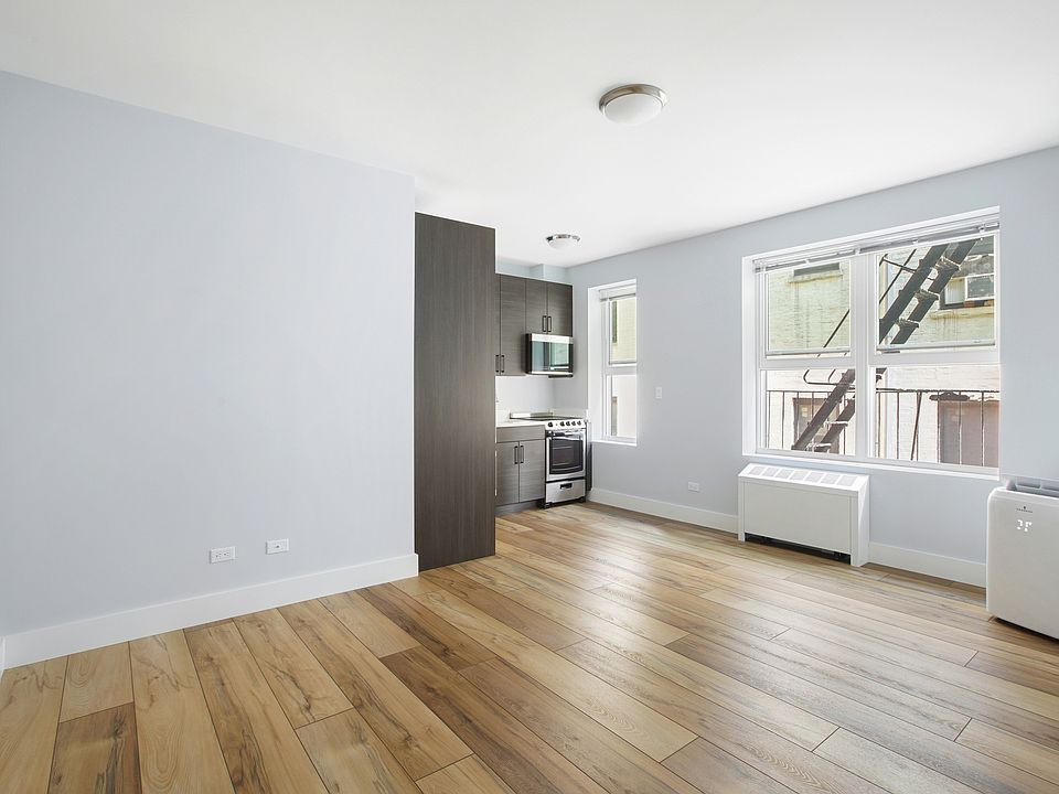 1st image of 939 Woodycrest Ave #809