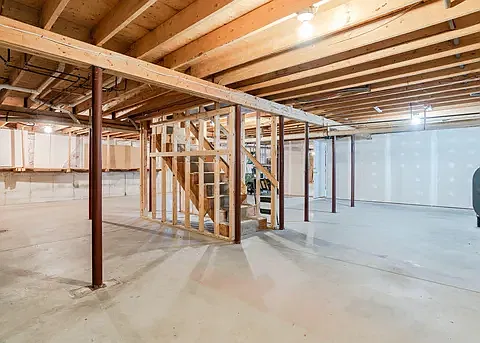 4 bed, 2600 sqft, $3,600 — Photo 4
