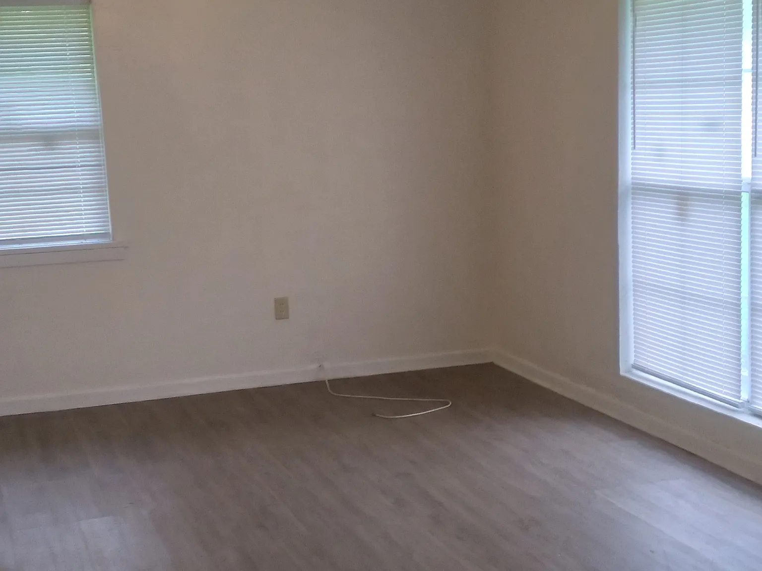 3 bed, 1100 sqft, $1,150 — Photo 2
