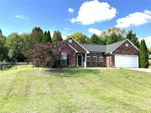 1110 Highland Creek Dr, Salisbury, NC 28147