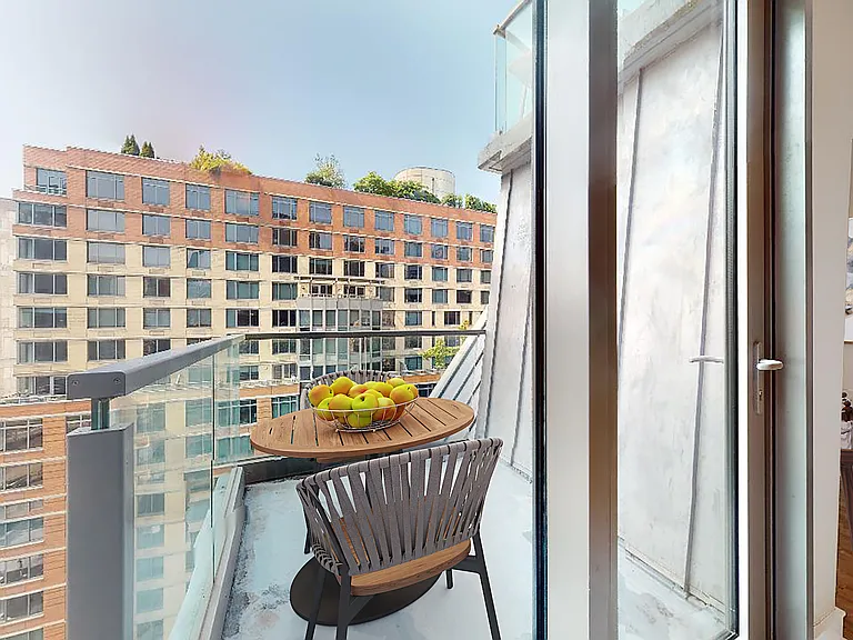 237 E 34th St #1802 — Photo 1