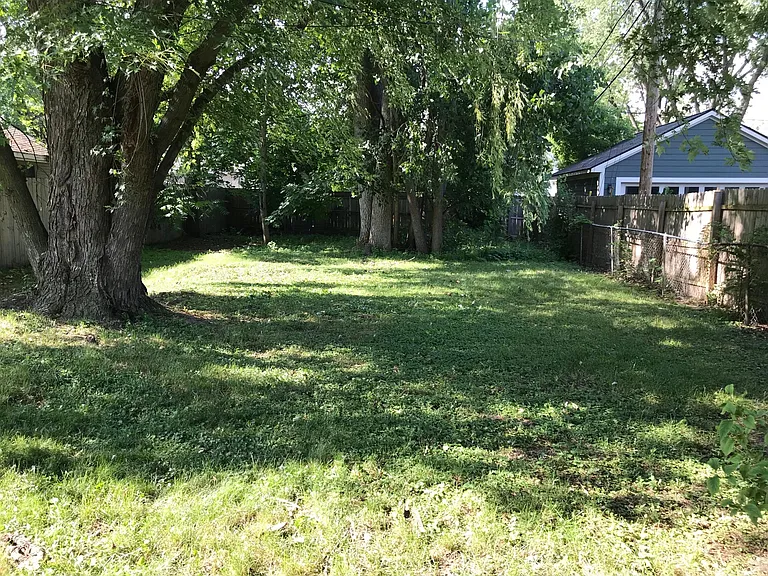 415 Pingree Blvd — Photo 14