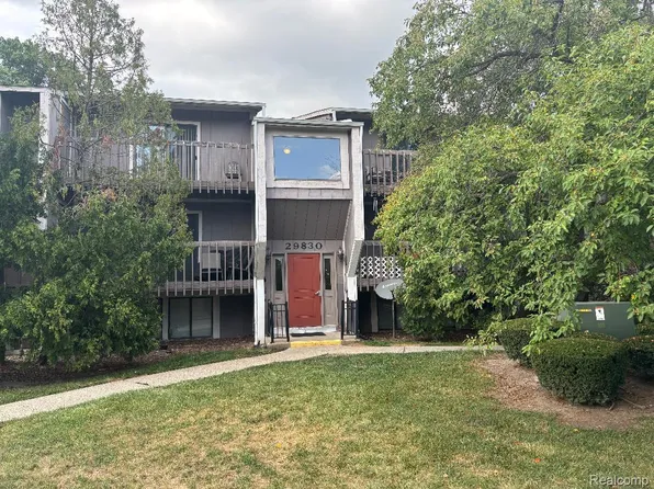 29830 W Twelve Mile Rd APT 312, Farmington, MI 48334