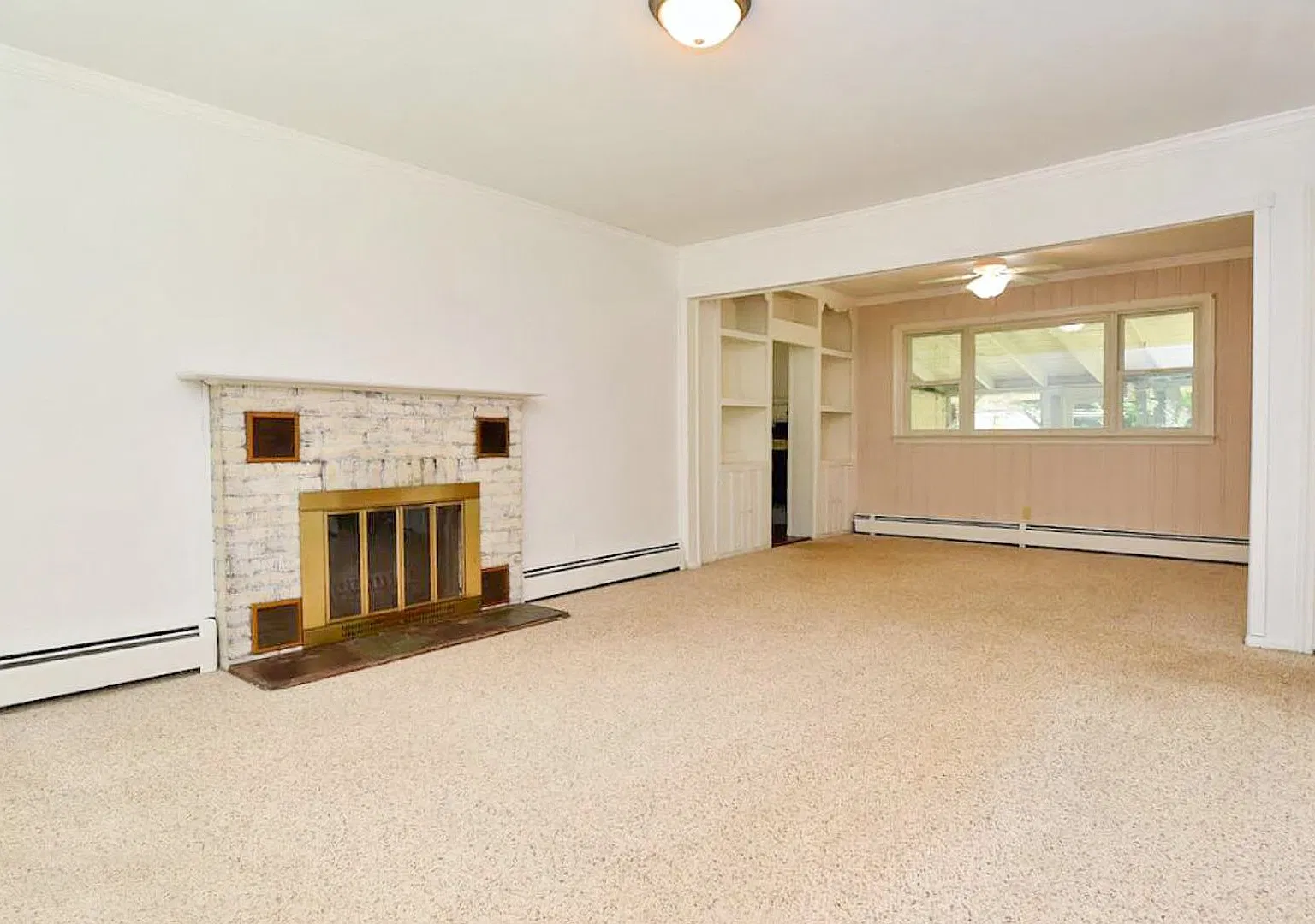 North Colonie School District 4 Bedrooms 1 Bath — Photo 2
