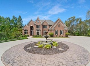 5828 Shannon Rd, Hartford, WI 53027