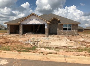 10405 Lightning Creek Dr, Yukon, OK 73099