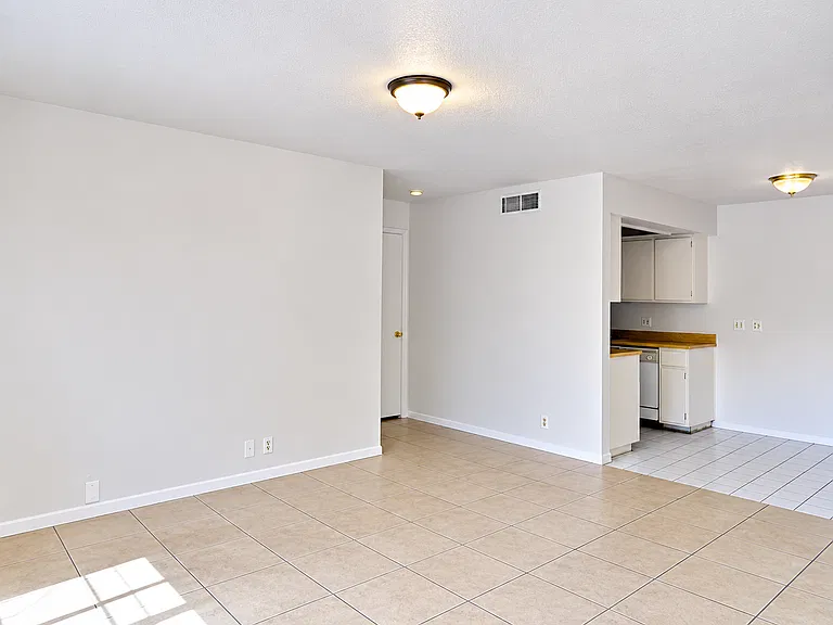 Beautiful Beck Ln Fourplex — Photo 32