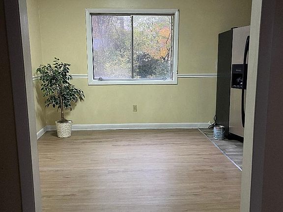3rd image of 420 Maryle Ct