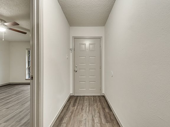 2nd image of 1410 Creekwood Ln #1