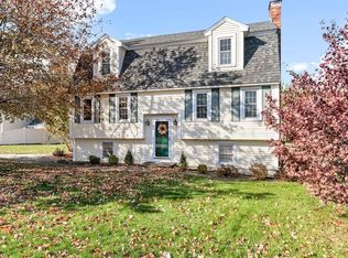 2 Ruby Cir, Haverhill, MA 01835
