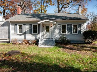1506 Woodlow St, Waterford, MI 48328