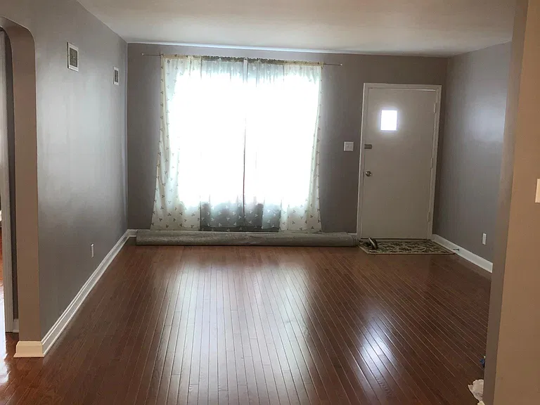 8991 Plainfield Rd — Photo 3