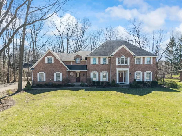 591 Countryside Dr S, Troy, OH 45373