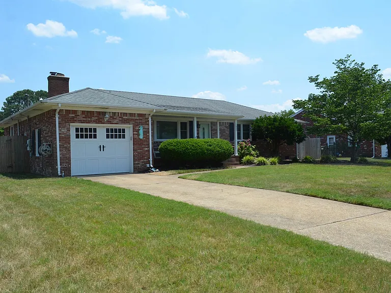 1032 Patrick Henry Way — Photo 38