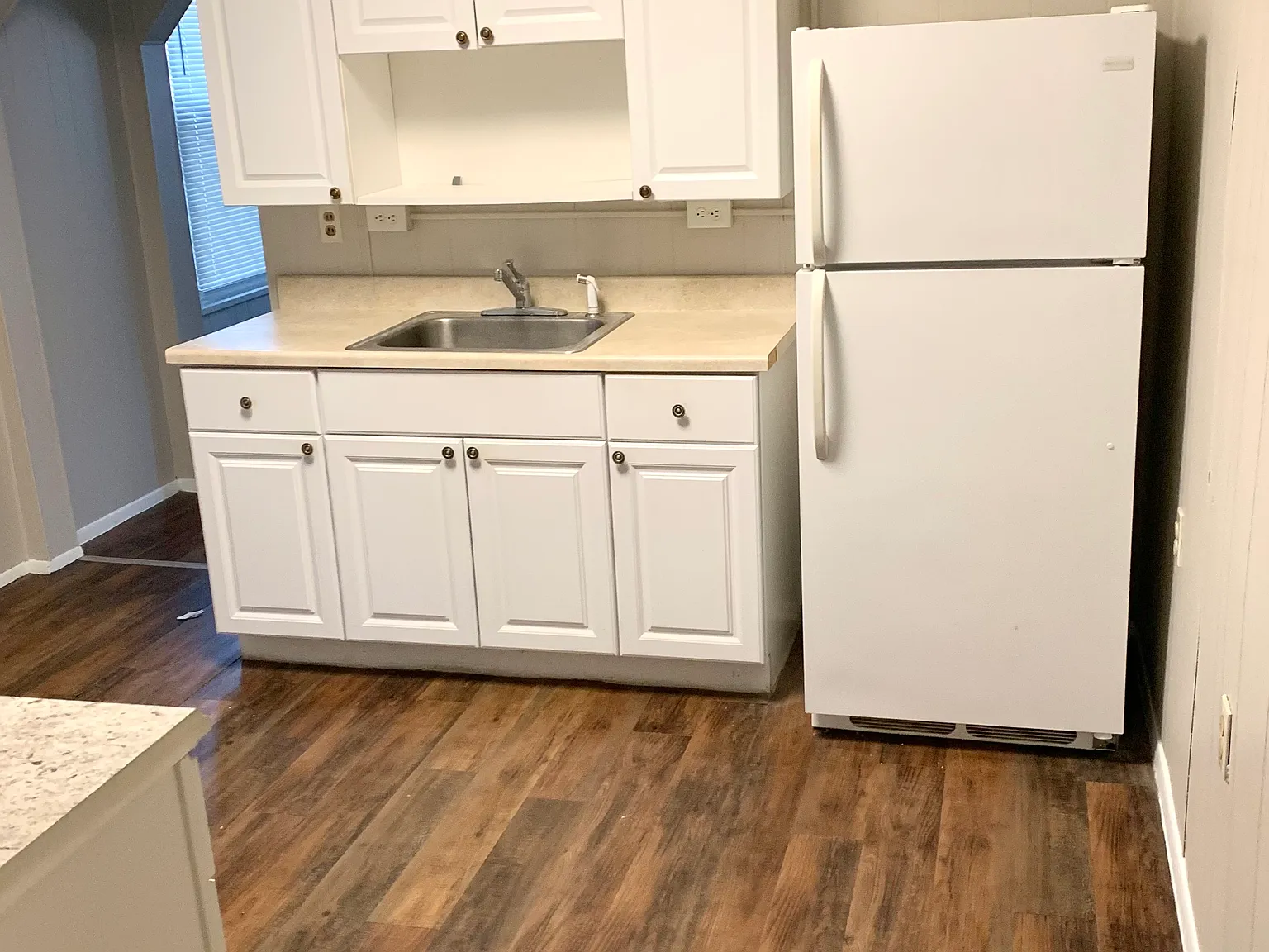 1 bed, 700 sqft, $1,200 — Photo 3