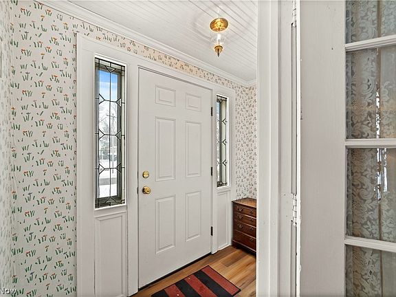 5th image of 3141 Essex Rd