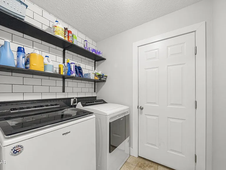 1720 Everitt Ave — Photo 11