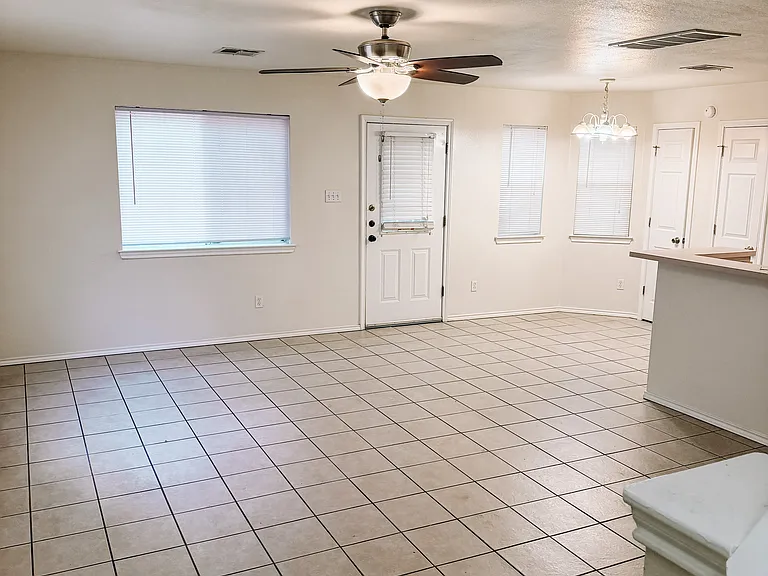 913 Sagewood Trl — Photo 9