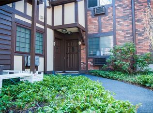 3 Chelsea Ct, Brookfield, CT 06804