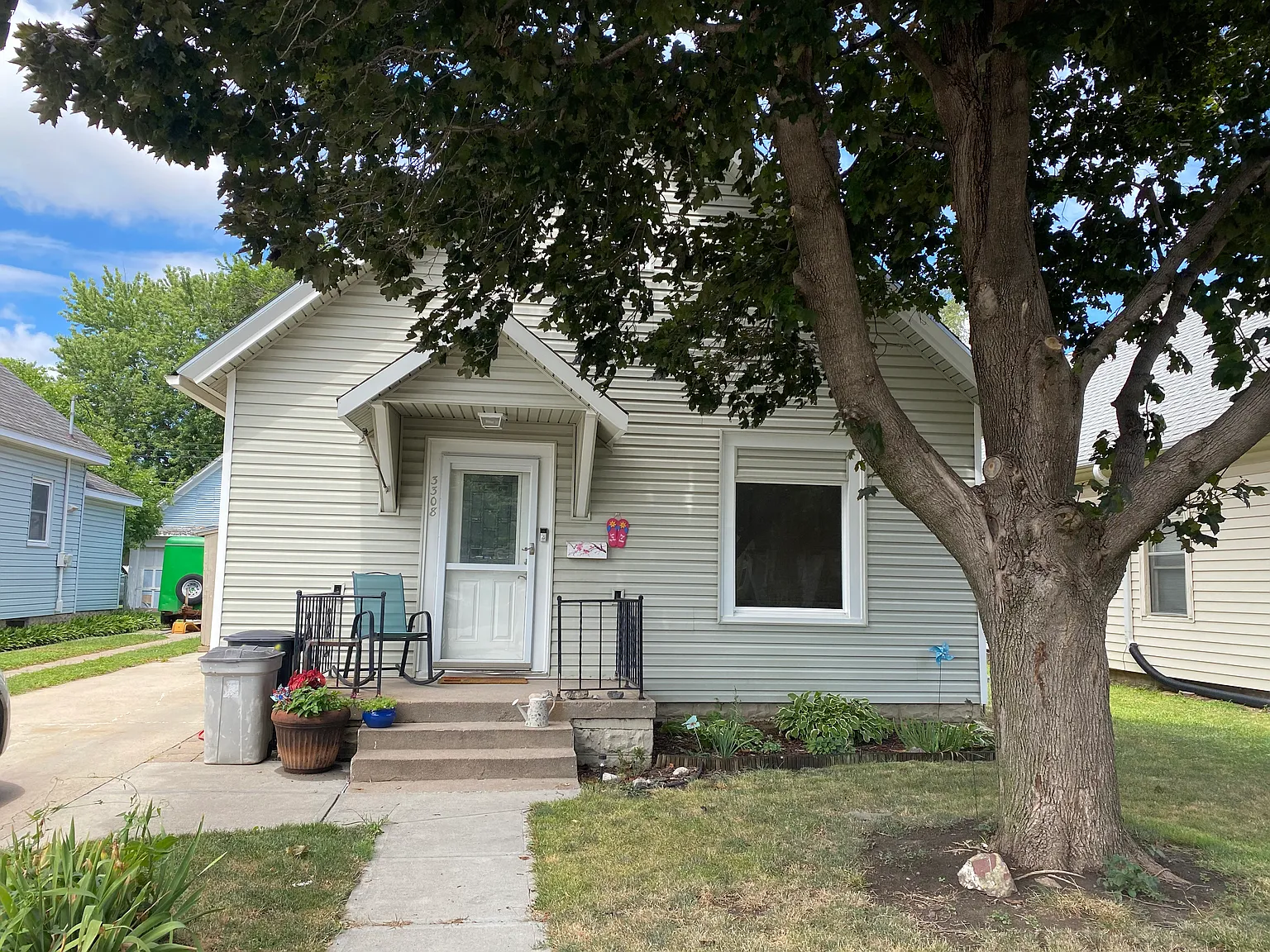2 bed, 970 sqft, $1,300 — Photo 1