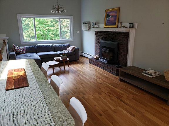 Open, vaulted ceiling in main living room.