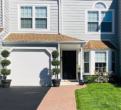 3rd image of 614 Danbury Ct
