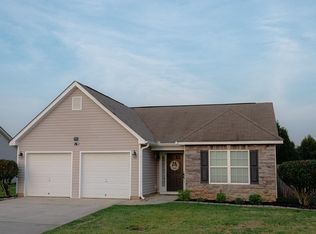 212 Covington Cv, Byron, GA 31008